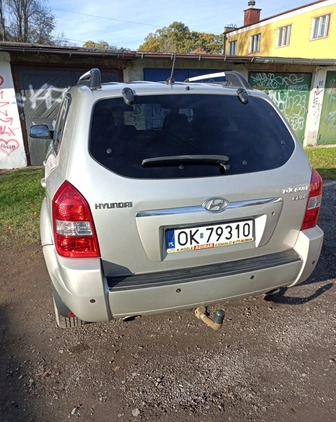 Hyundai Tucson cena 17500 przebieg: 227700, rok produkcji 2008 z Debrzno małe 301